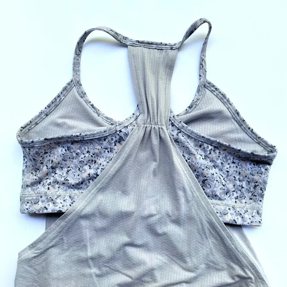 Lululemon No Limits Tank Top with Built In Bra Gray Floral Print Size 4 - Picture 7 of 9